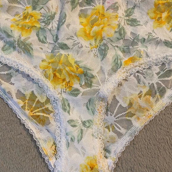 🐶 NWT PINK Floral Panty - Picture 4 of 7